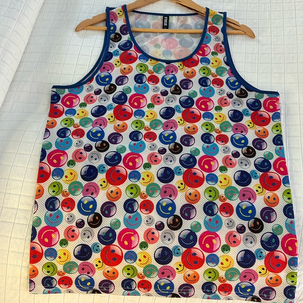 Worn once Steele Men’s mesh tank top excellent condition